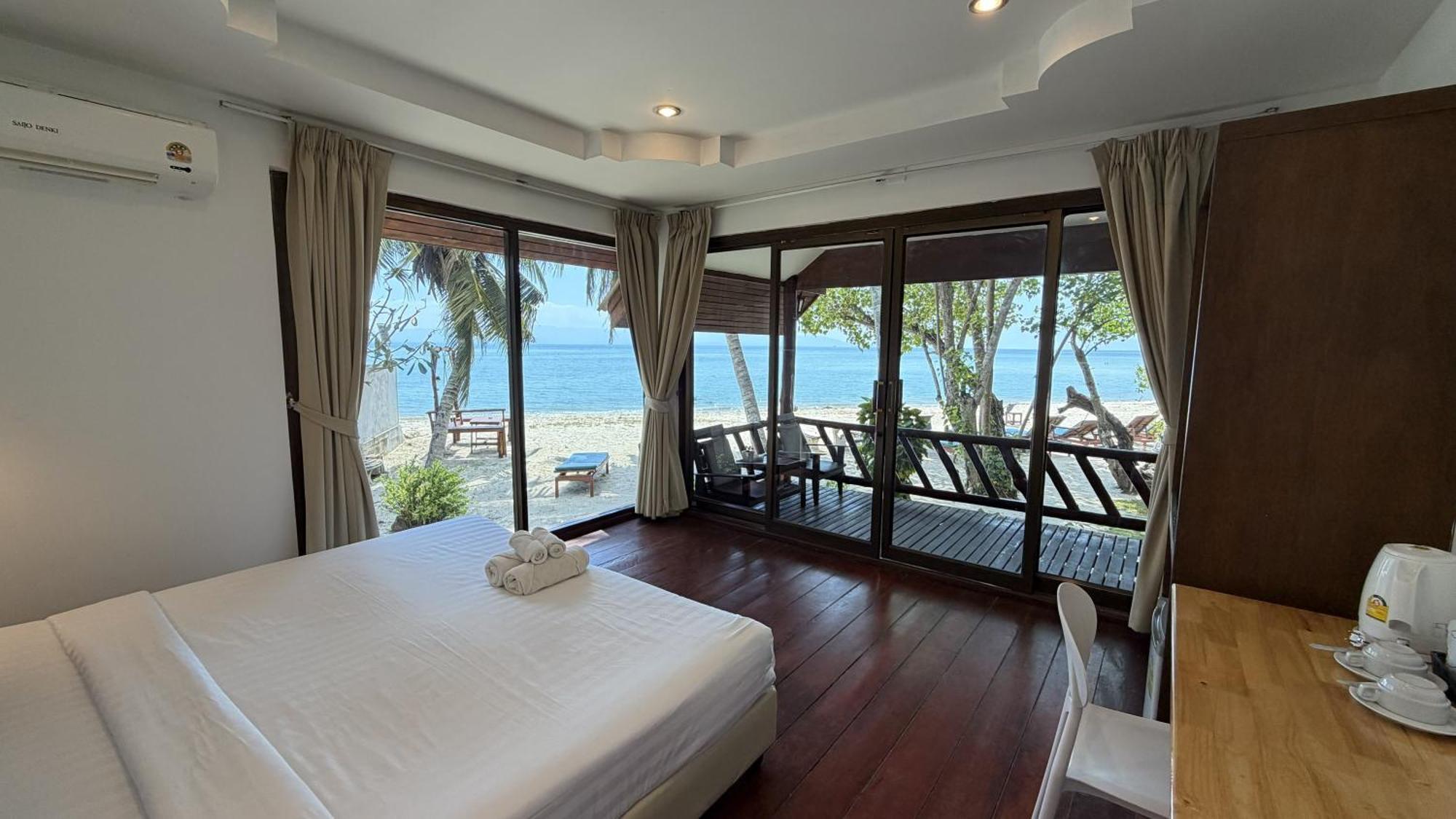 Bungalow Beach Front