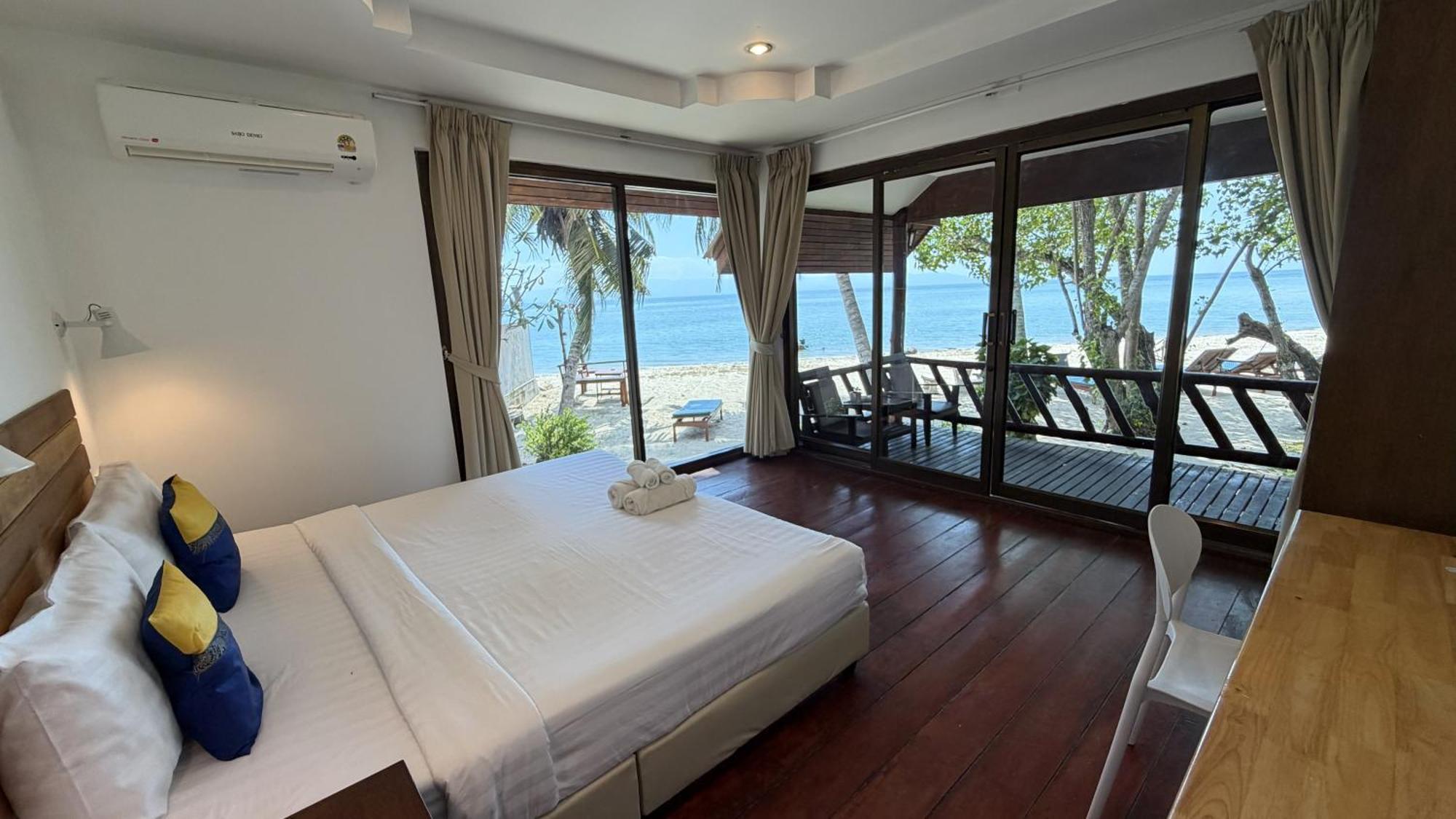 Bungalow Beach Front