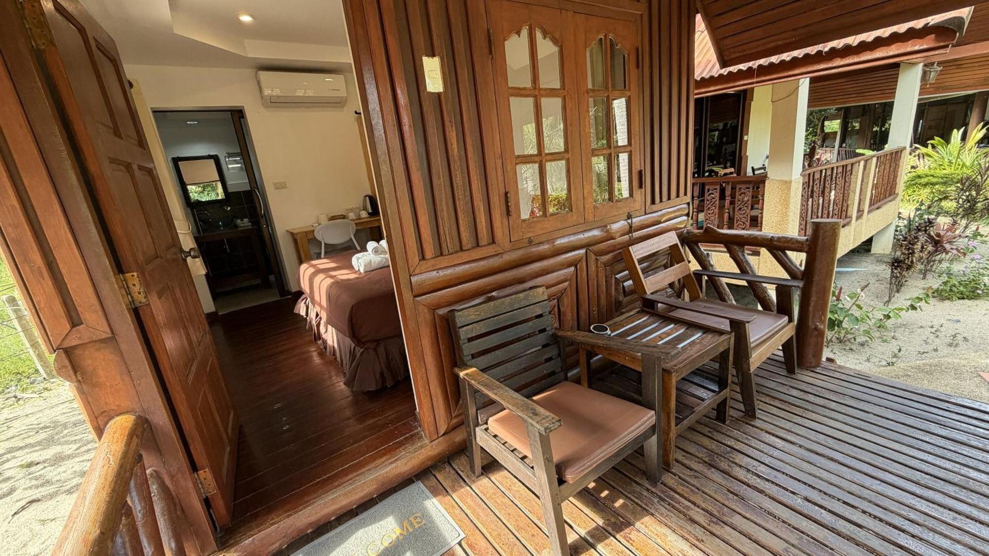 Bungalow Pool View