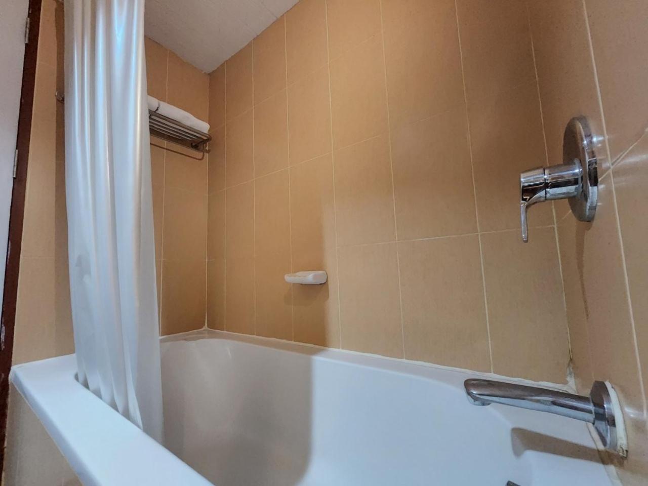 Standard Twin Room,1742717227:JPEG