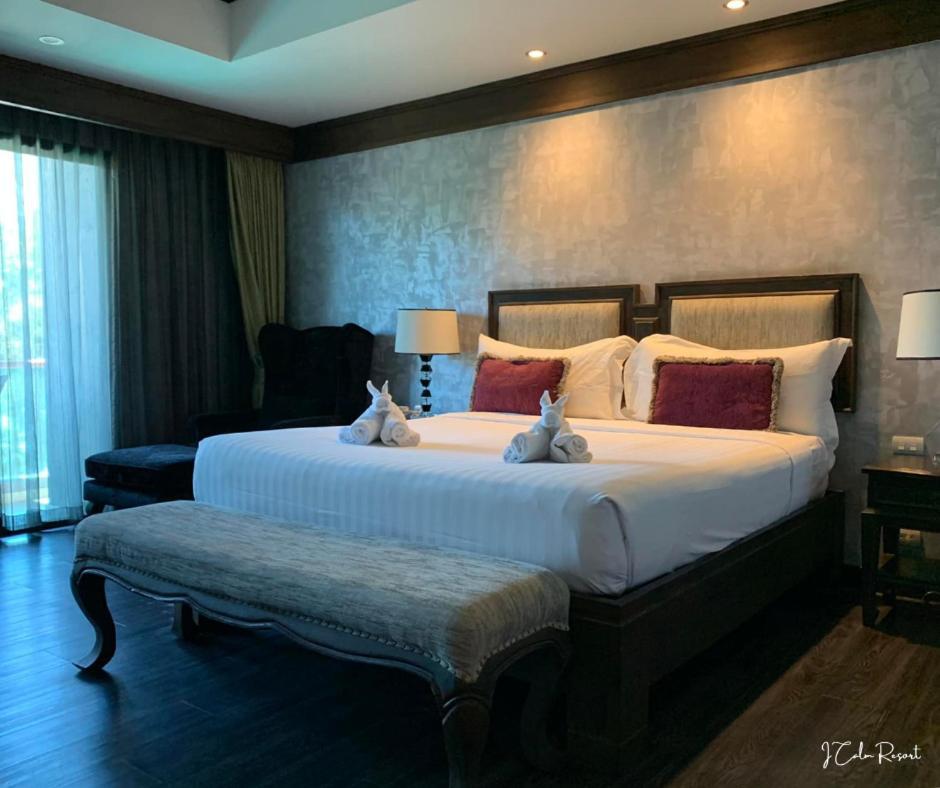 Deluxe Double or Twin Room