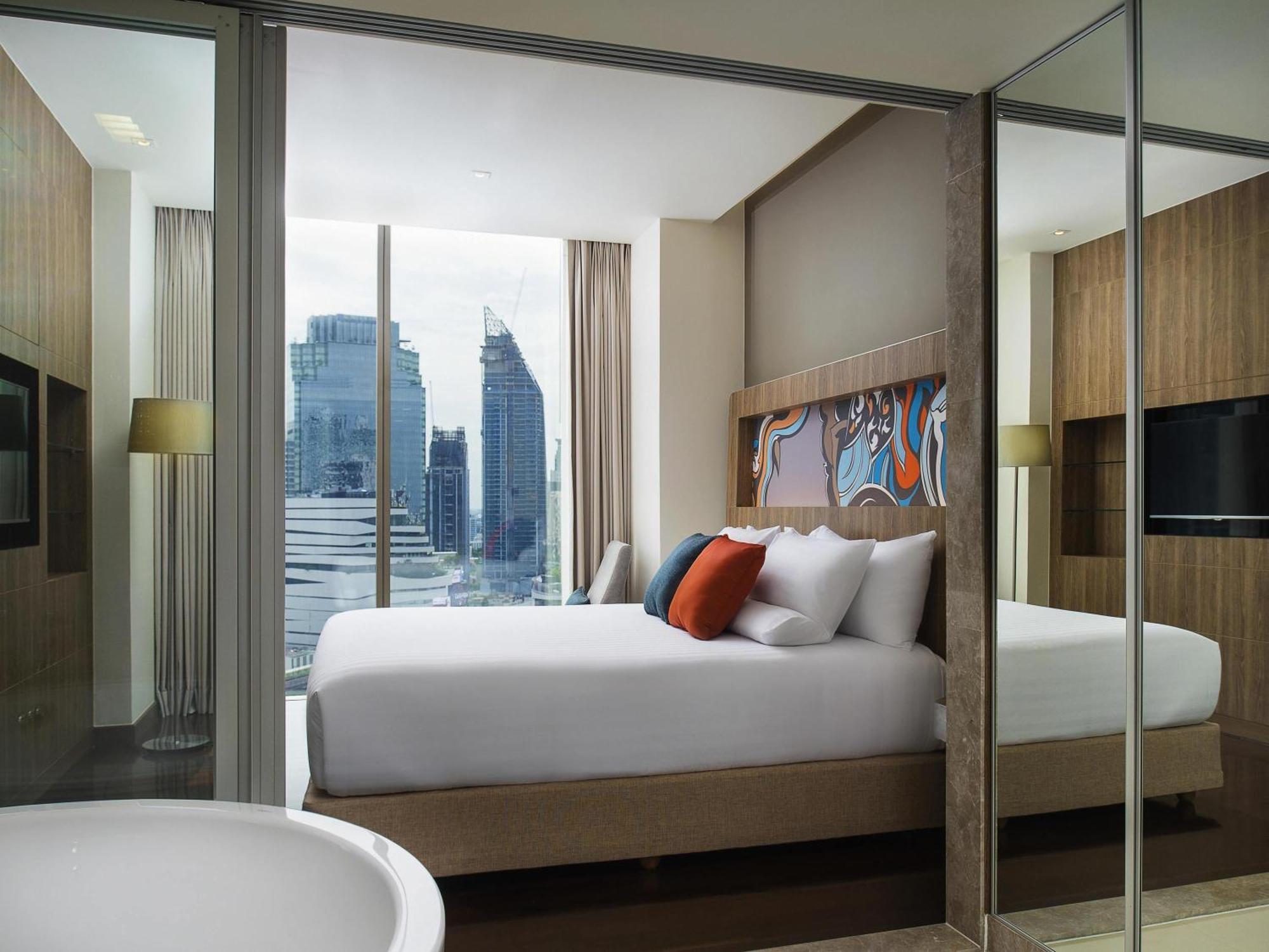 Executive Suite Lounge Access