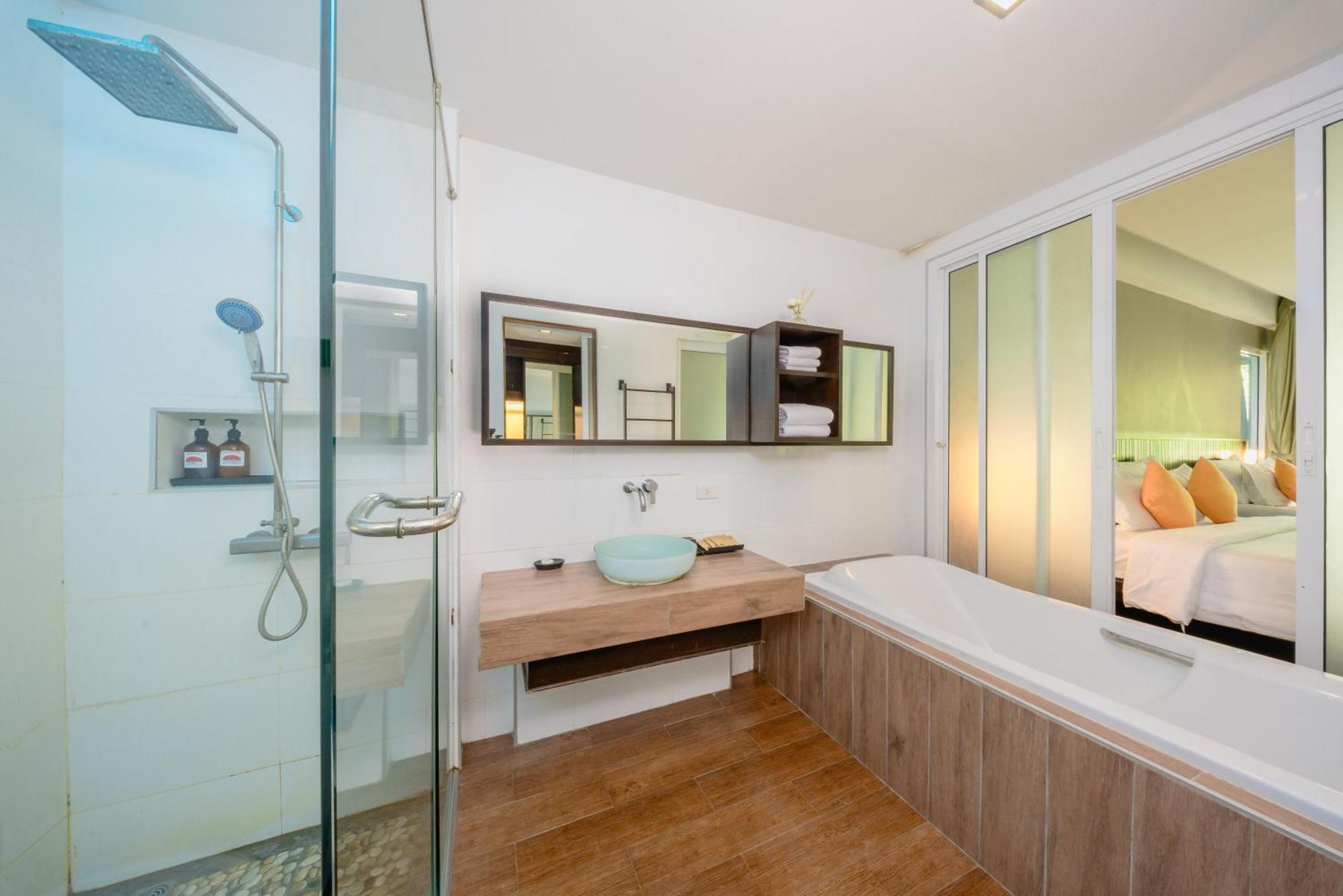 Grand Deluxe Double Room Sunset Wing
