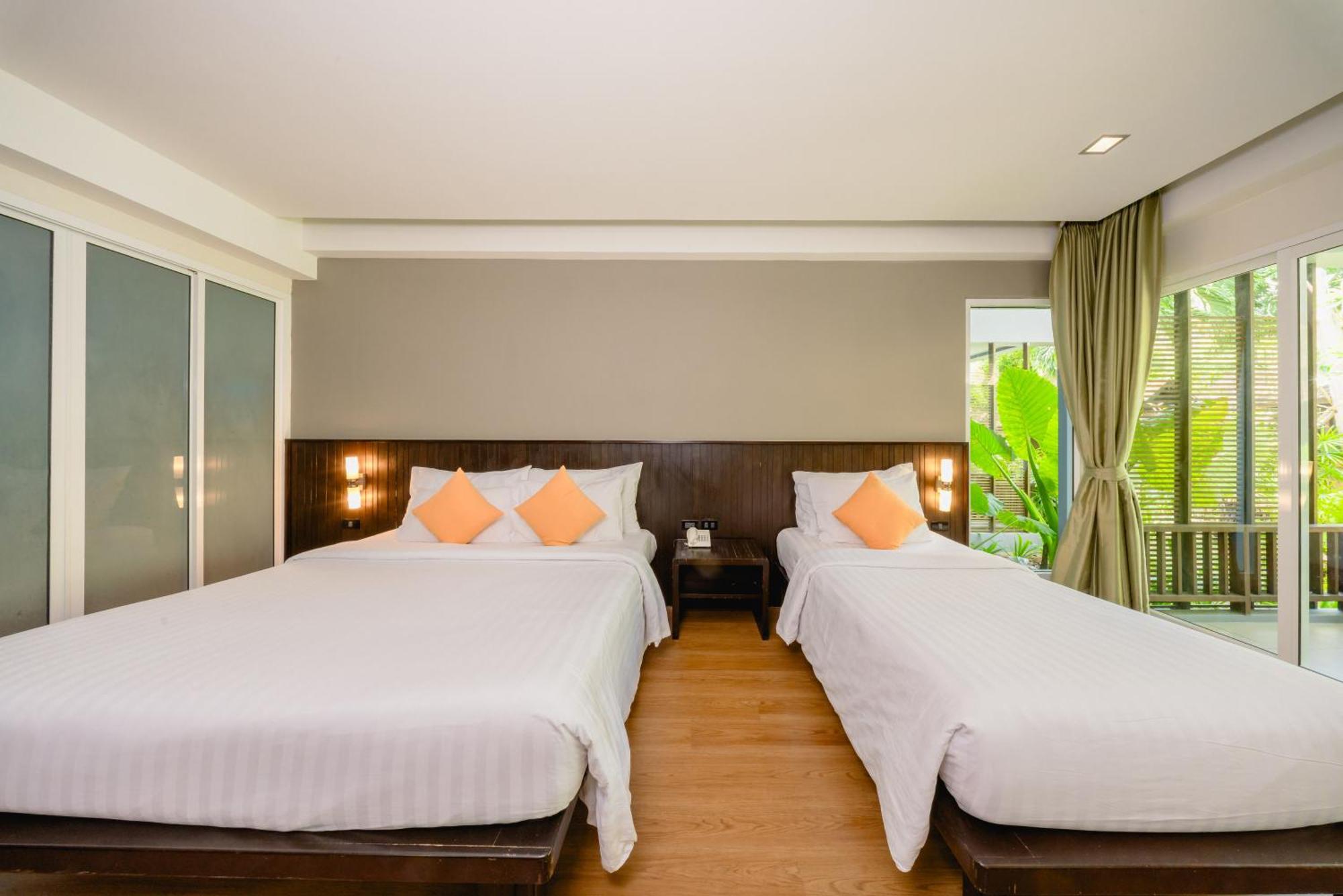 Grand Deluxe Double Room Sunset Wing