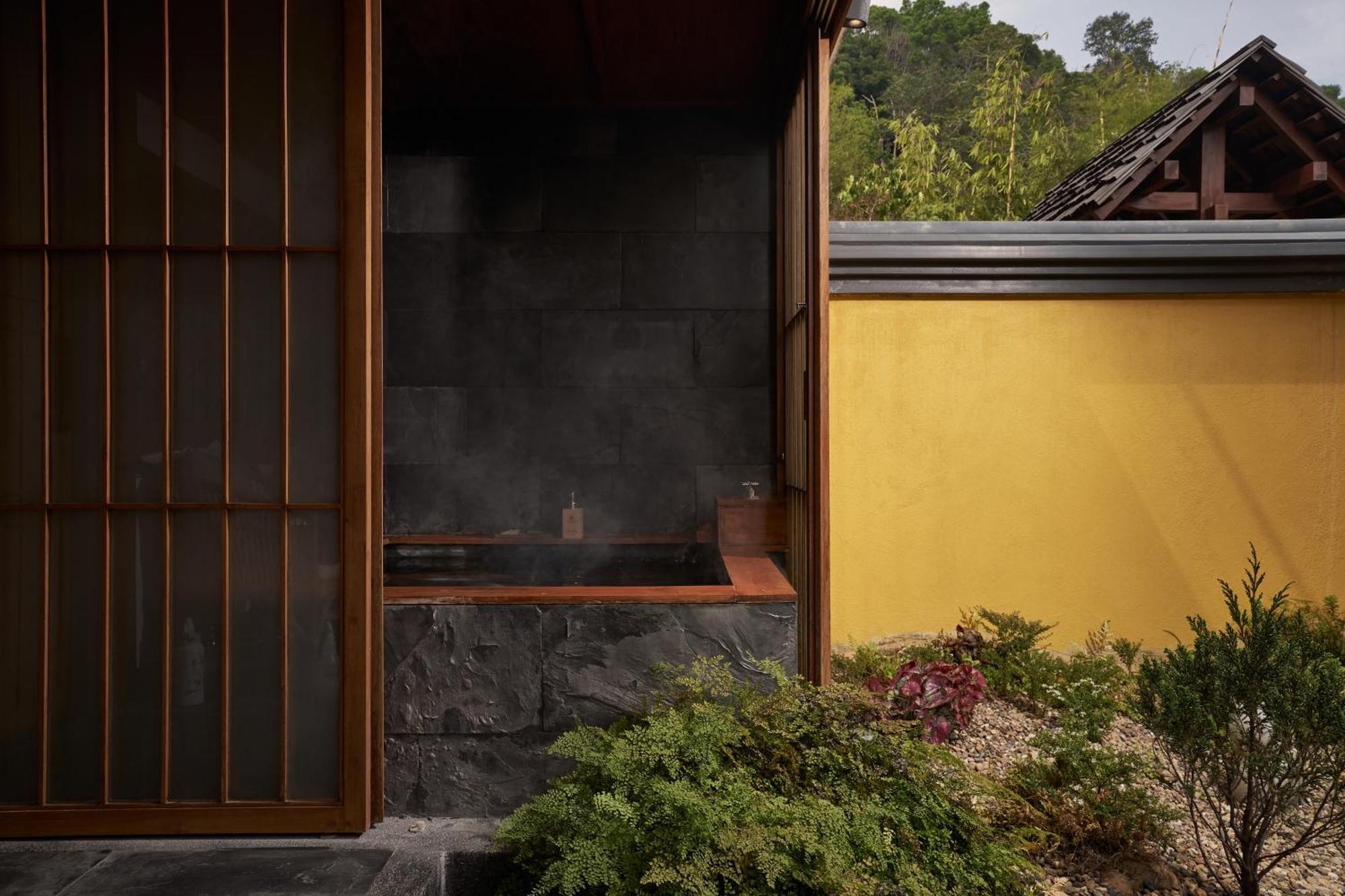 Grand Tatami Onsen Suite