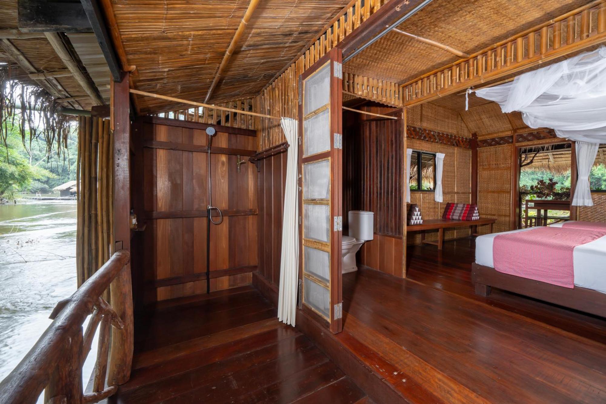 Jungle Vibe Kamer met Ontbijt en Diner - Inchecken en Uitchecken aan Boord van de Boot