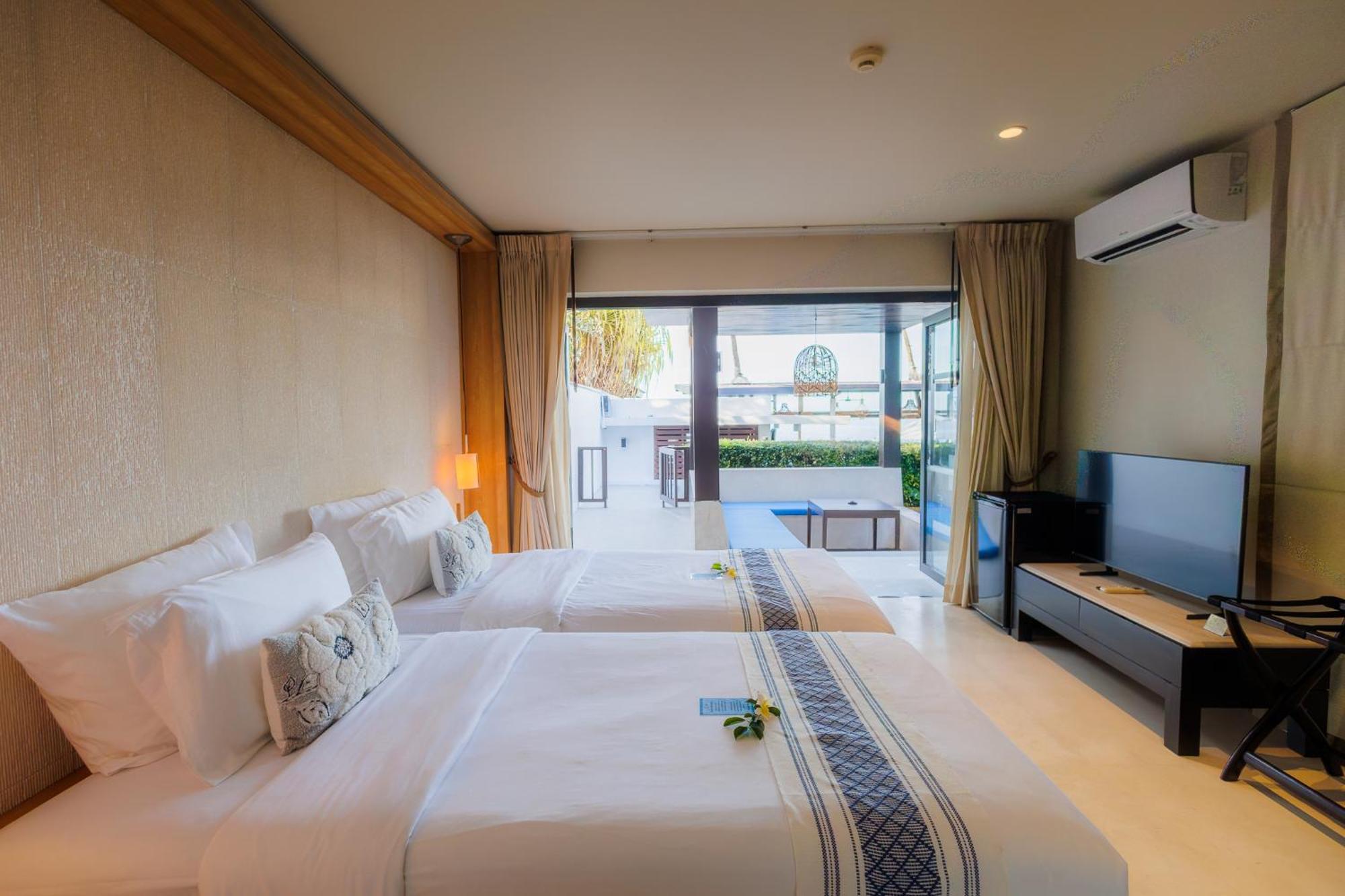Three Bedroom Suite Pool Villa Sea View with free minibar