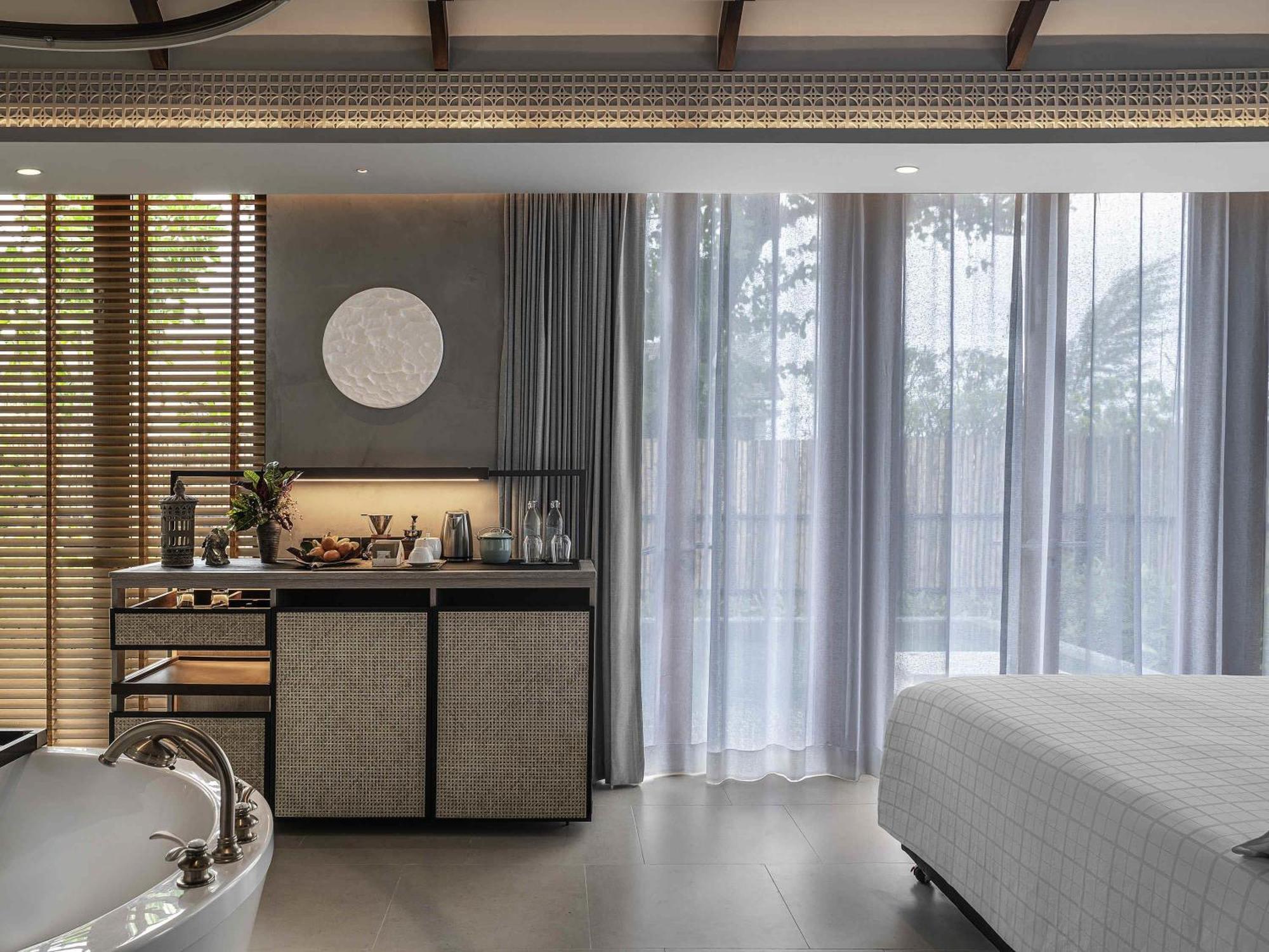 One-Bedroom Pool Villa - Beach Front