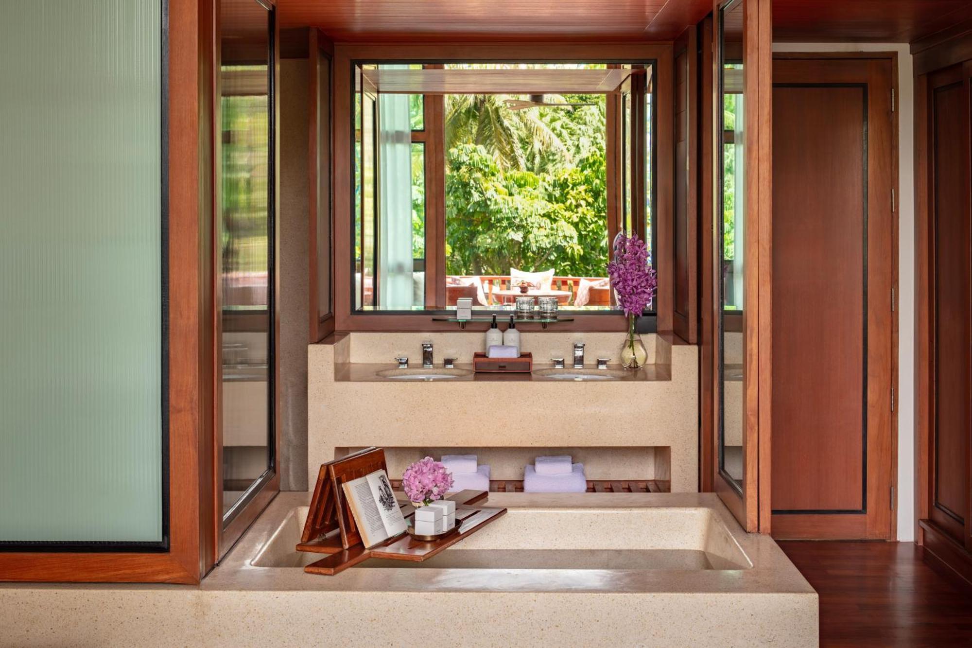 Lagoon View Junior Suite