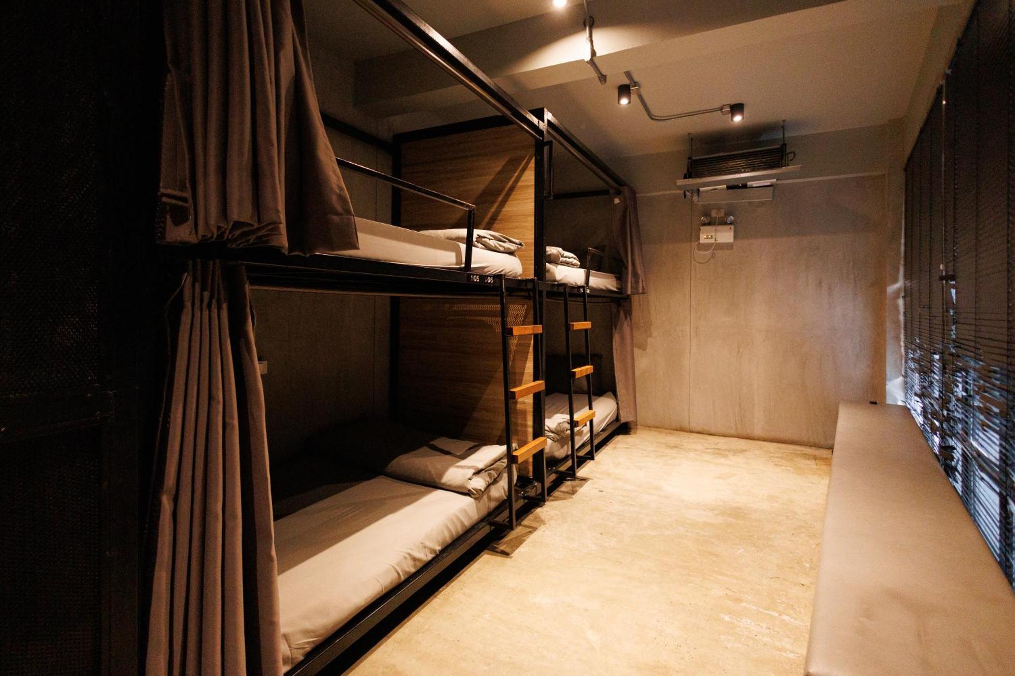 Bed 12-Bed Mixed Dormitory Room