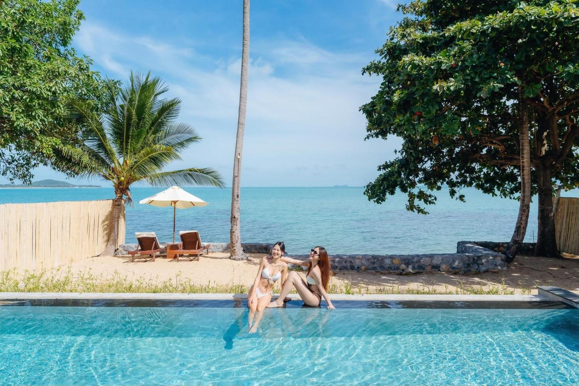 2 Bedrooms Beachfront Pool Villa