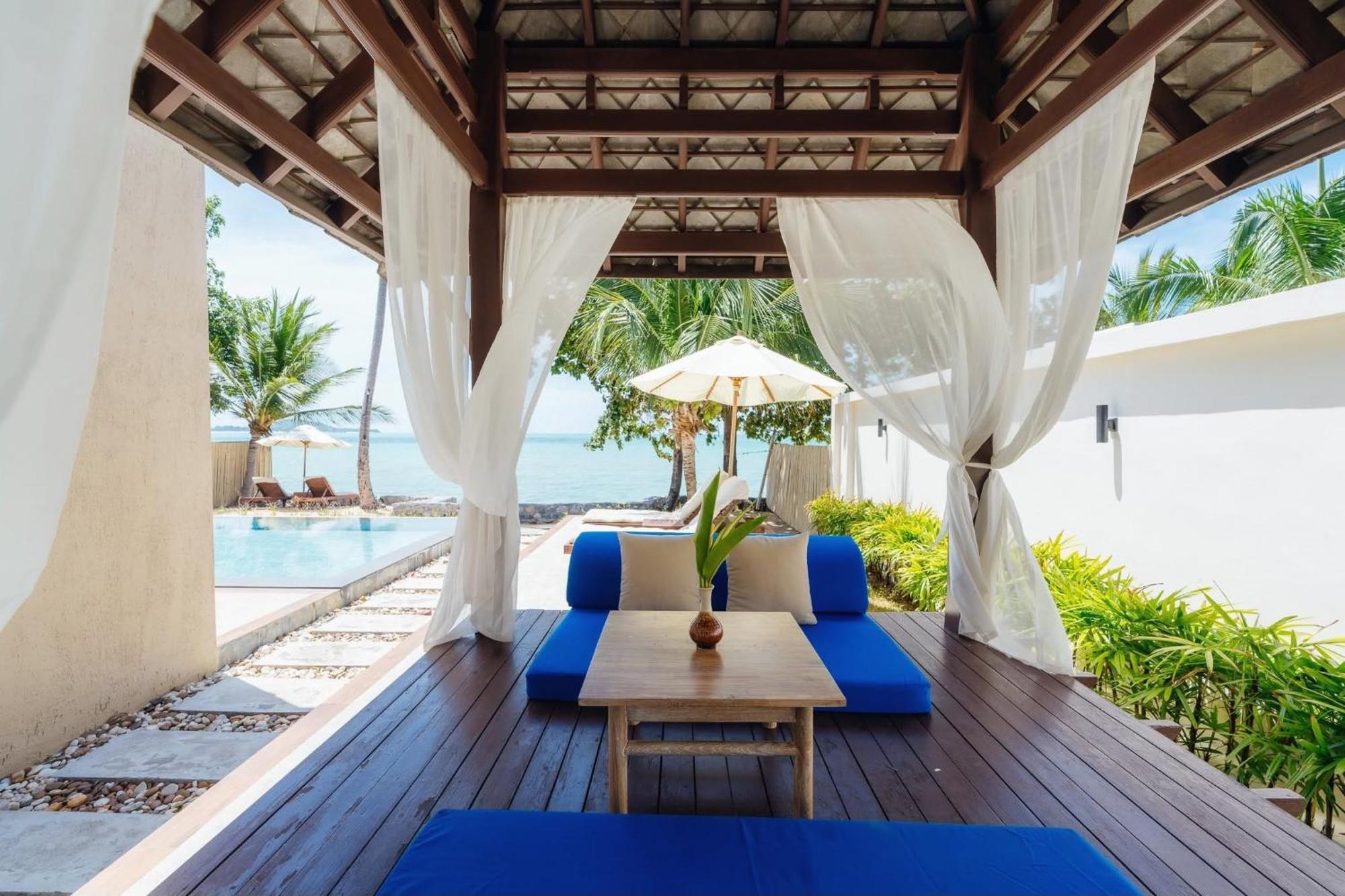 2 Bedrooms Beachfront Pool Villa