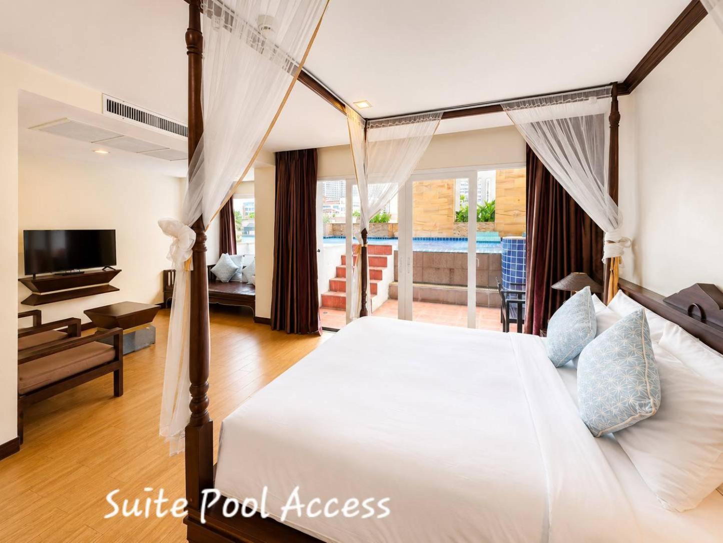 Luxury Suite with Pool Access