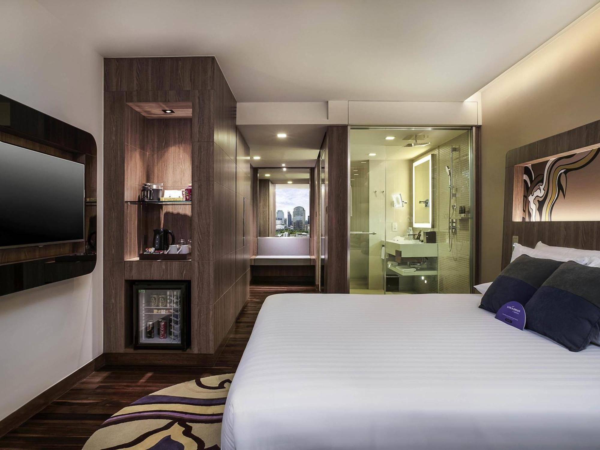 Deluxe King Room City View