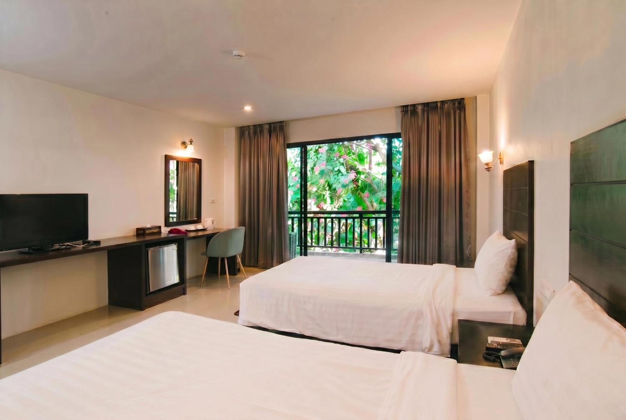 Standard Twin Room