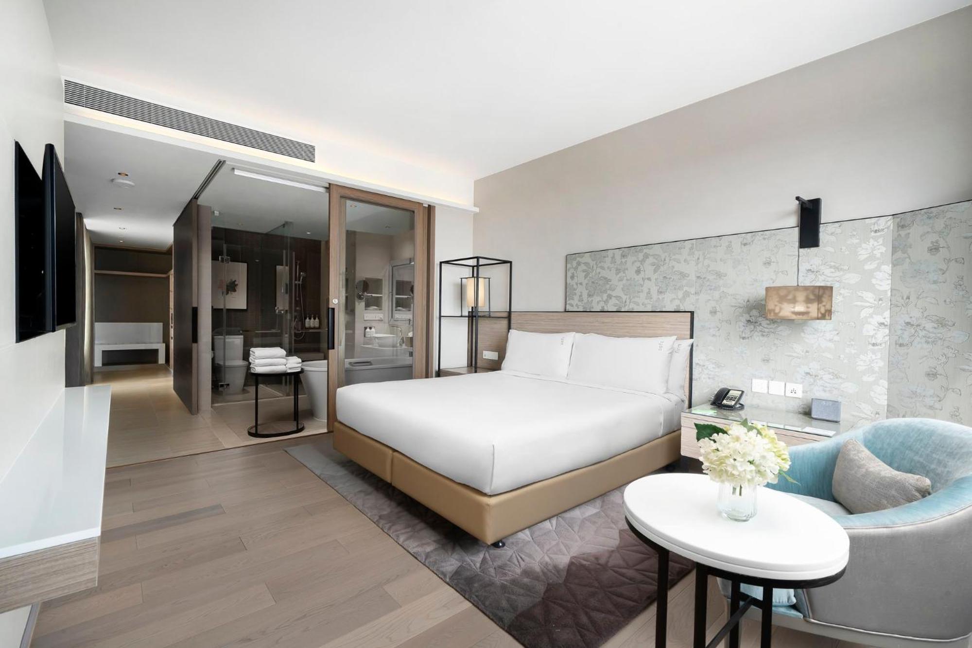 One-Bedroom King Suite