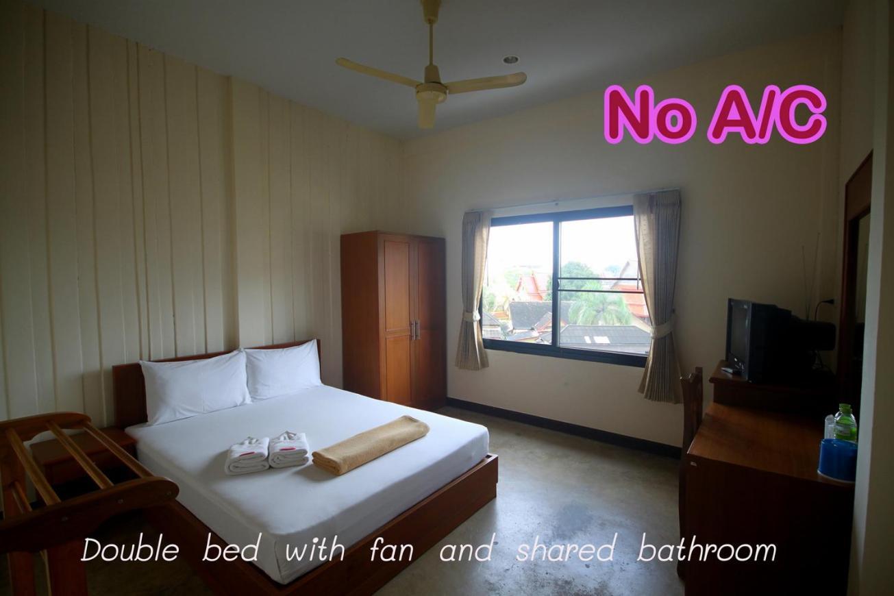 Habitación Doble con ventilador y baño compartido