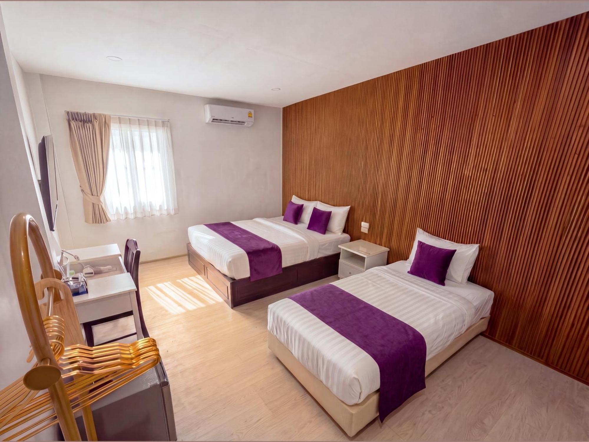 Deluxe Twin Room