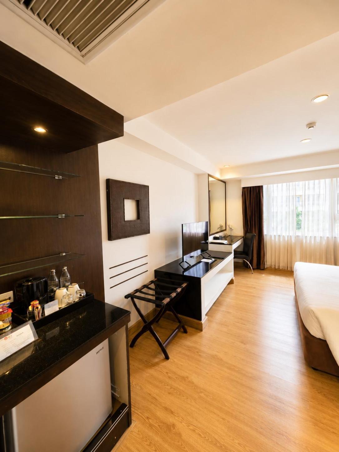 Deluxe King Room
