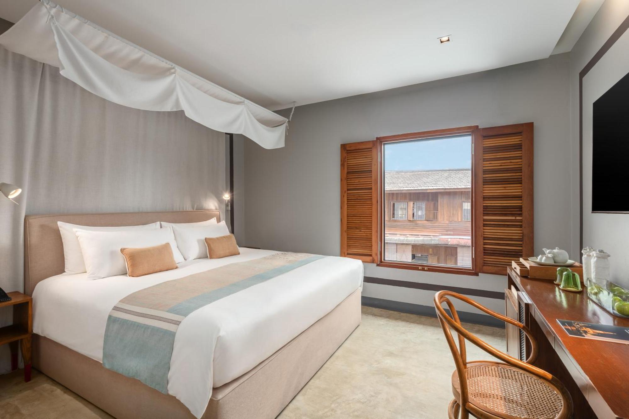 Standard King Room