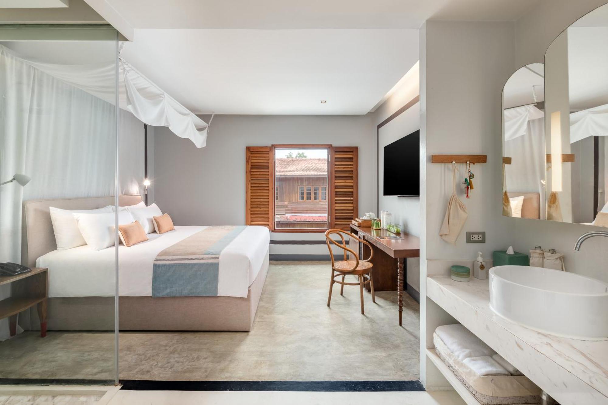 Standard King Room