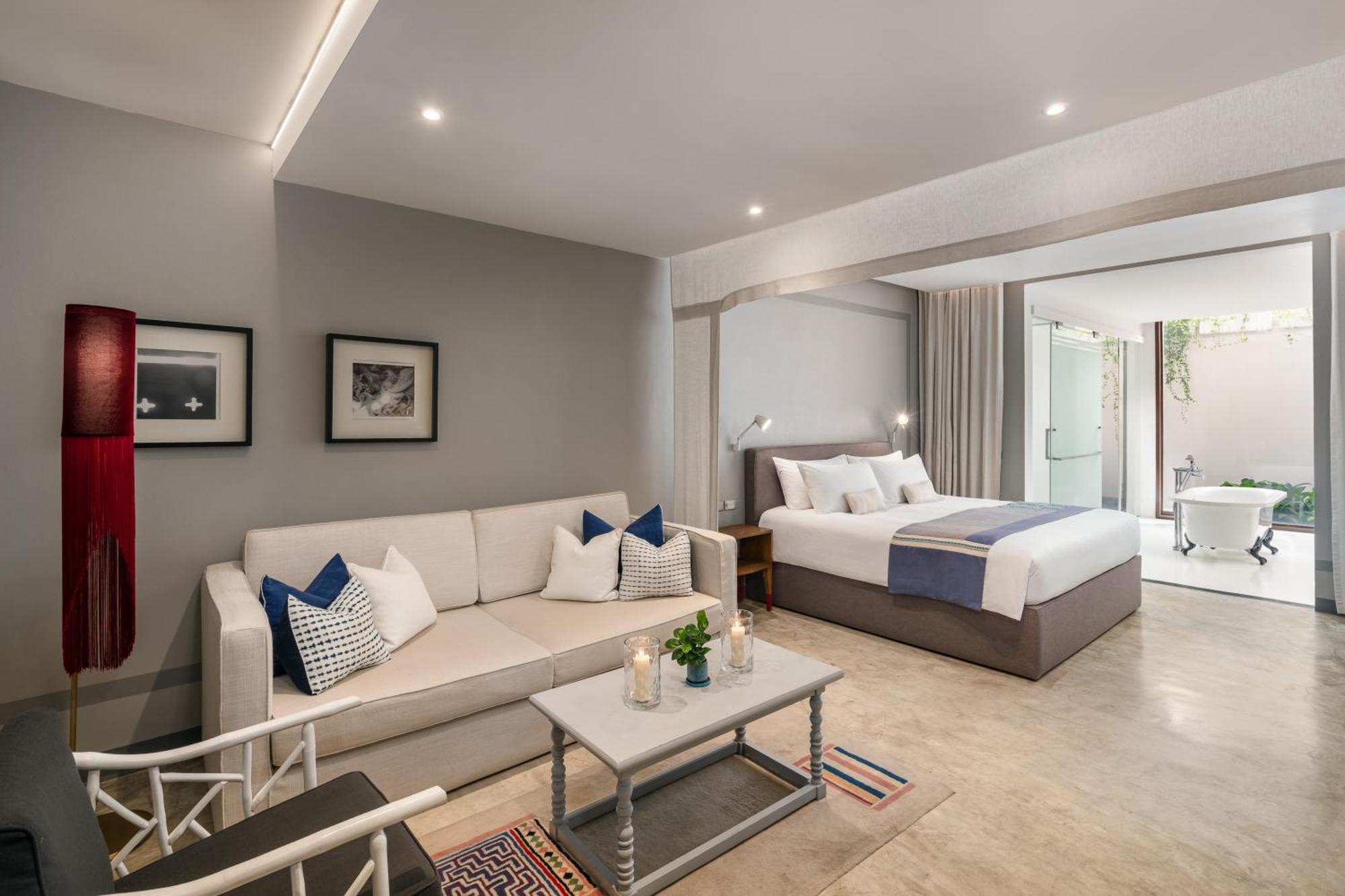 Deluxe Suite