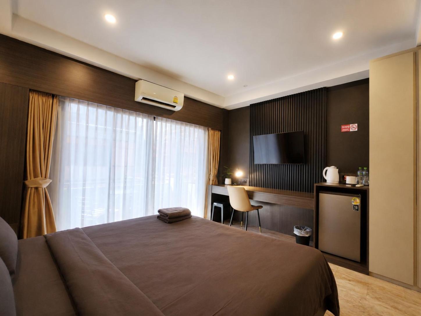 Deluxe King Room