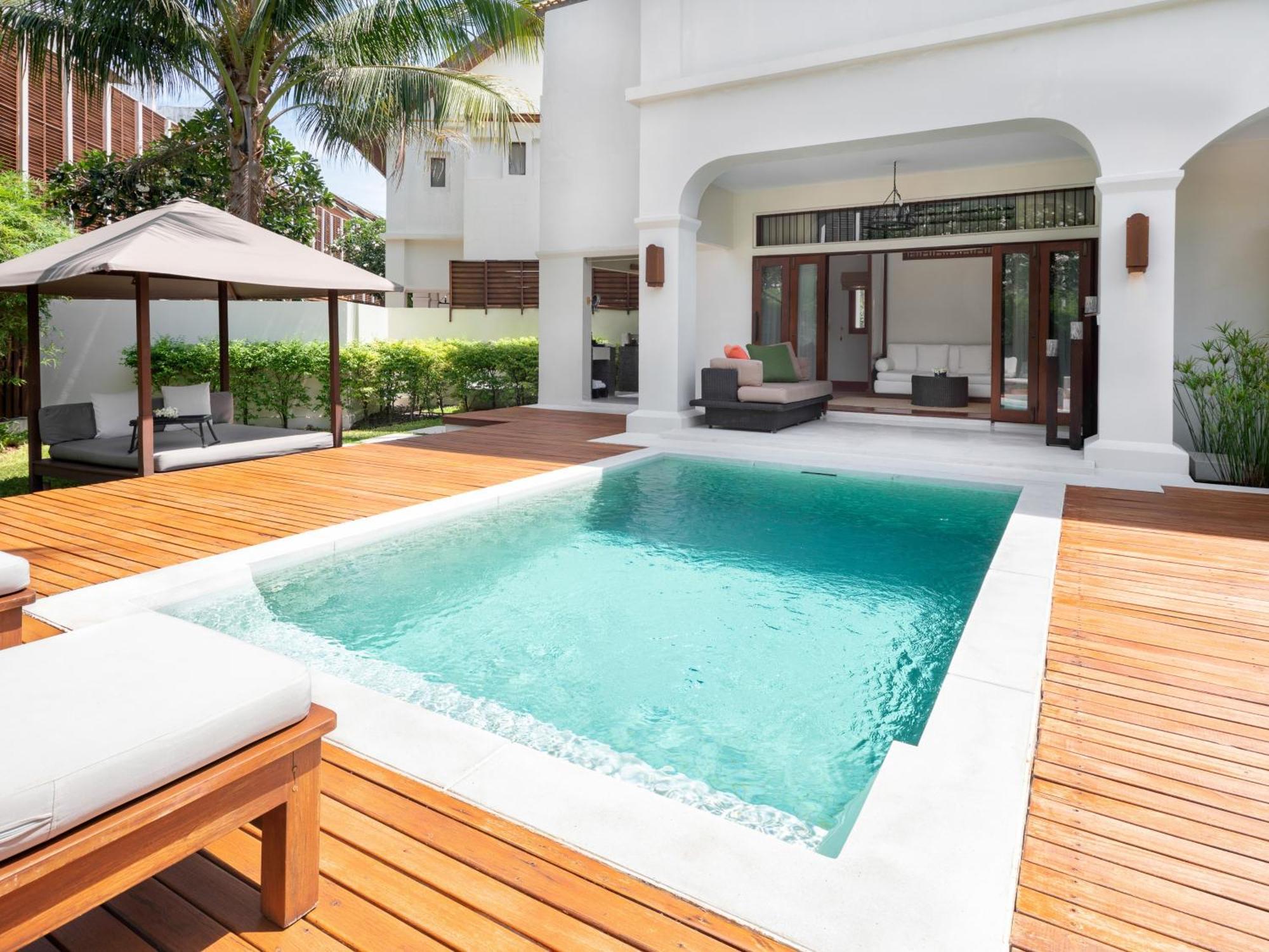 One-Bedroom Duplex Pool Villa Suite