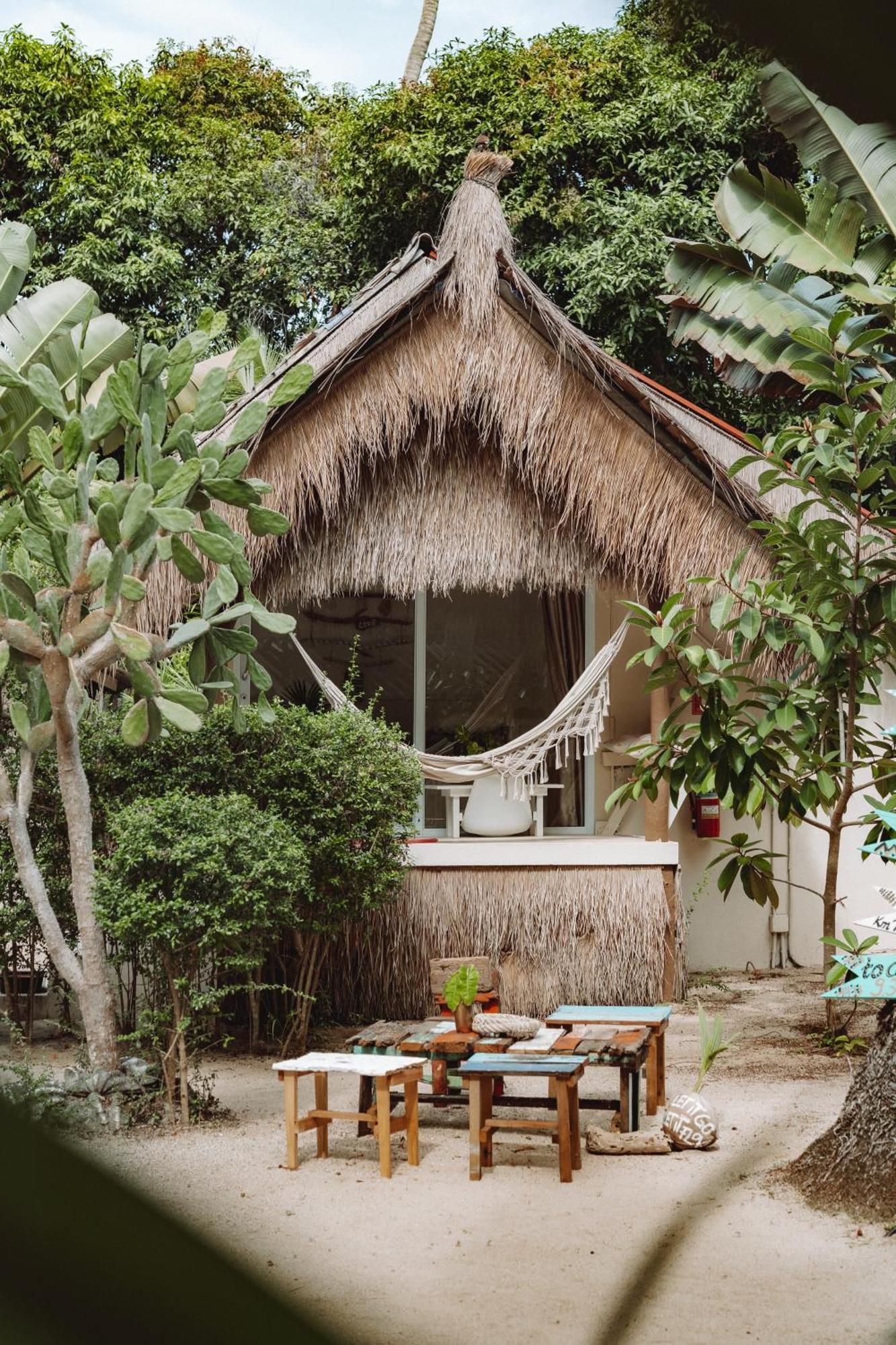 Bungalow Garden View