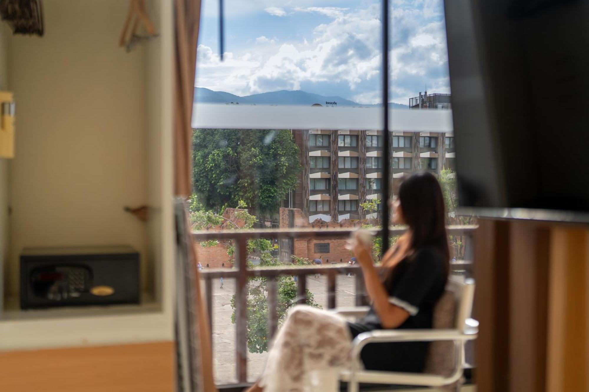 Deluxe Double or Twin Room Mountain View