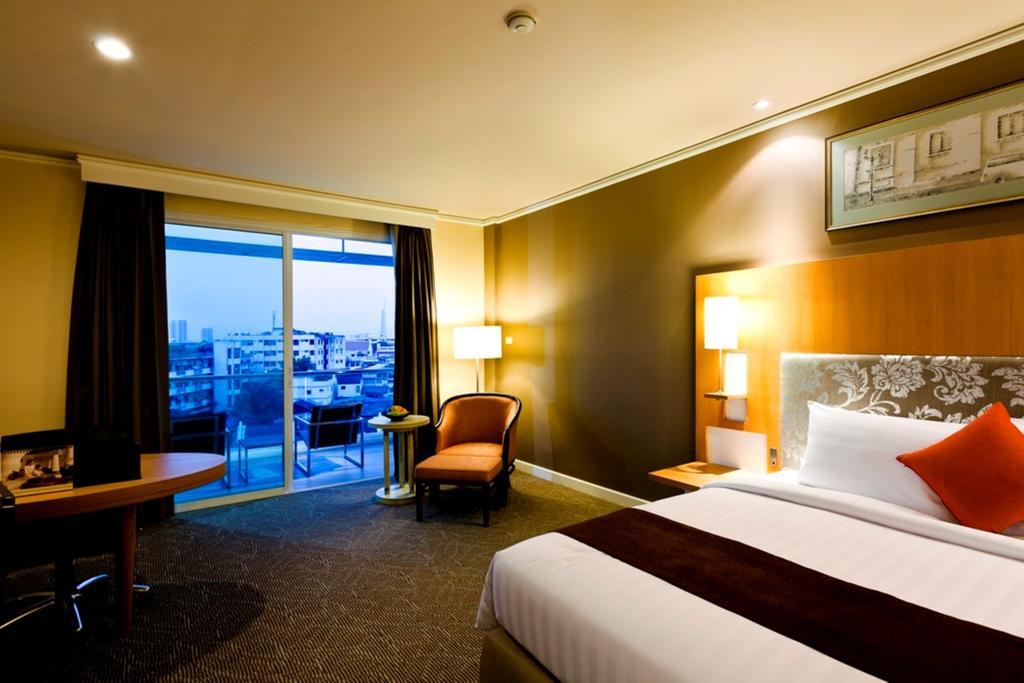 Deluxe Double or Twin Room Balcony Pool View