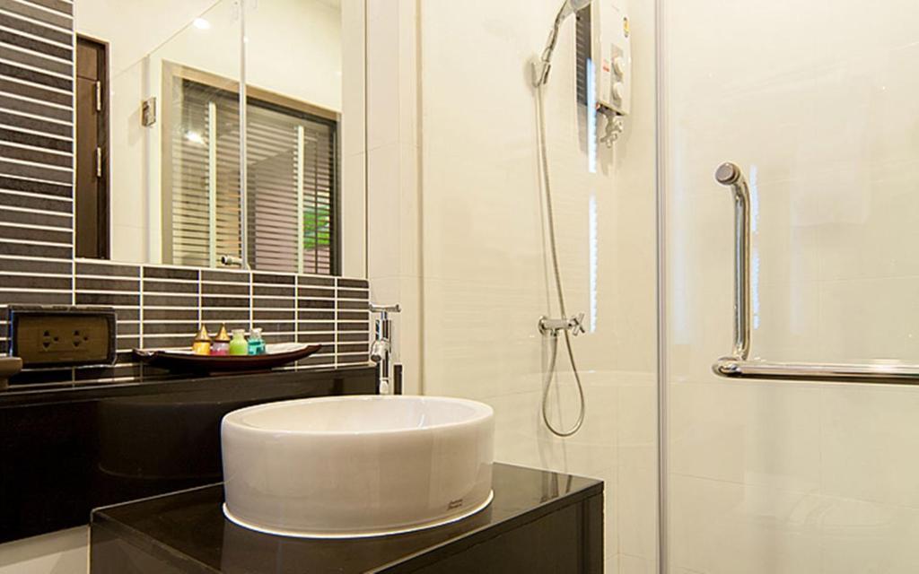 Standard Single Room Street View,414907212:JPEG