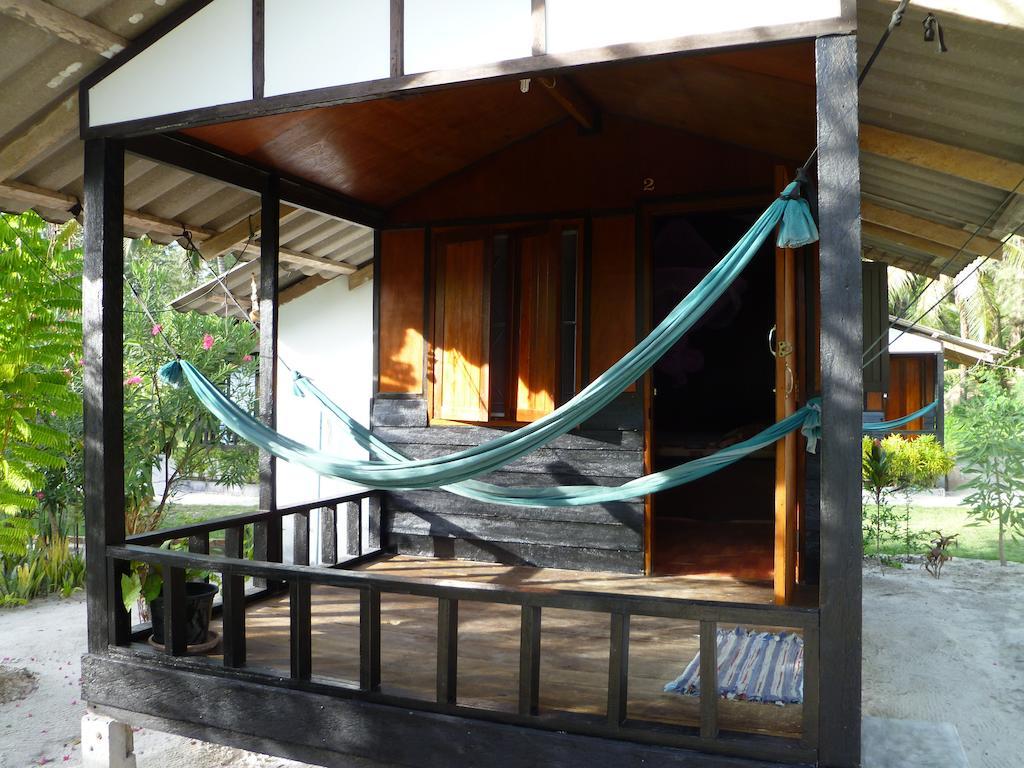 Garden View Bungalow with Fan