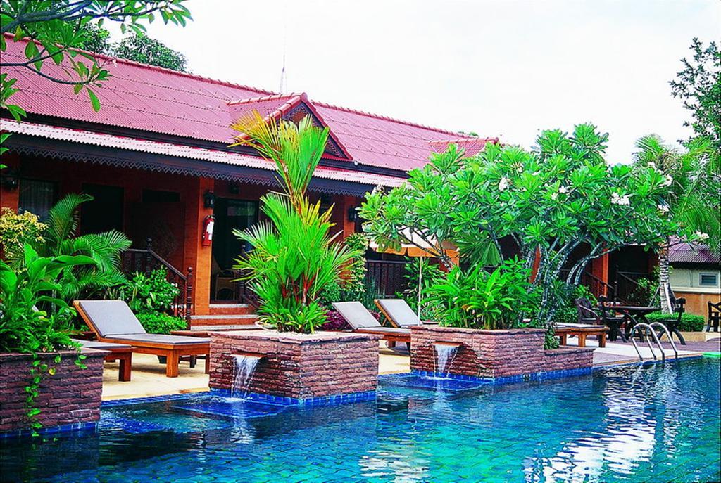 Paradise Pool View room only with special offer