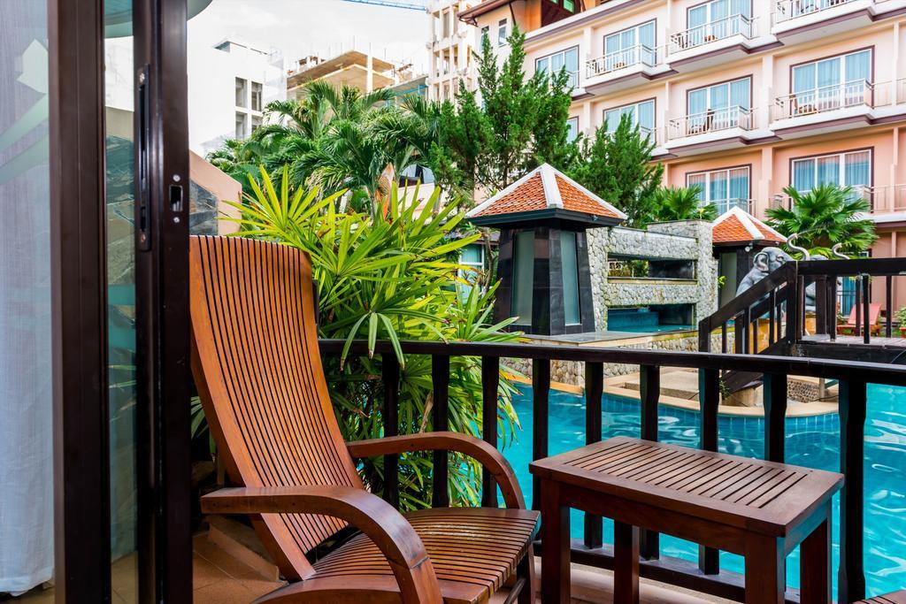 Grand Deluxe Double or Twin Room Pool Access