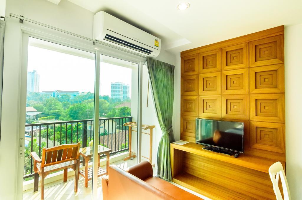 Studio with Balcony,323003998:JPEG