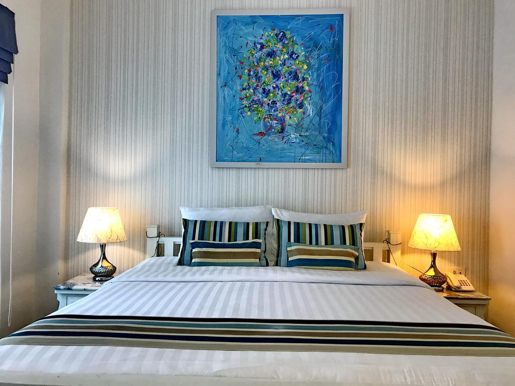 Deluxe 1 King Pool View,415717695:JPEG