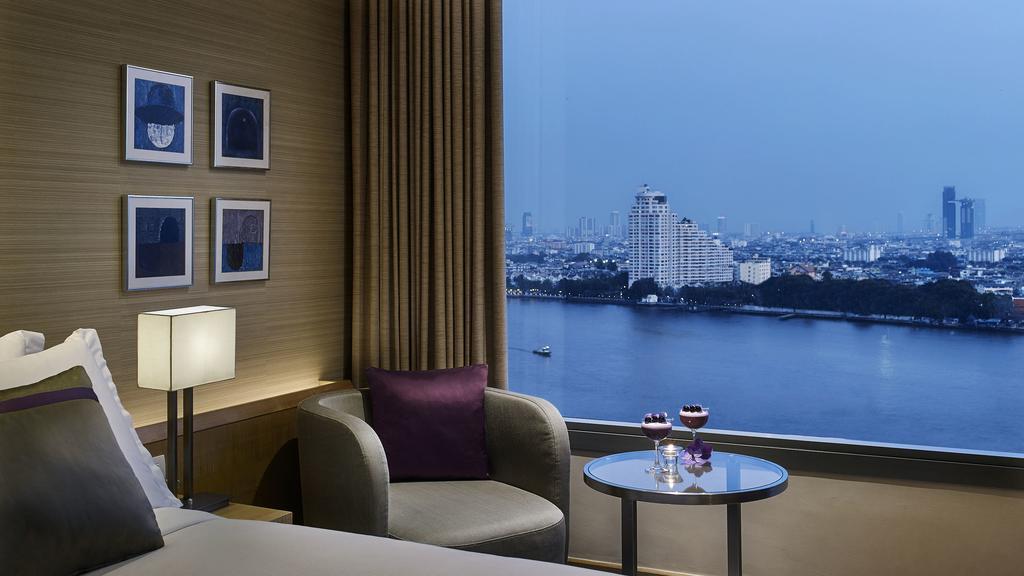 Zimmer mit Flussblick