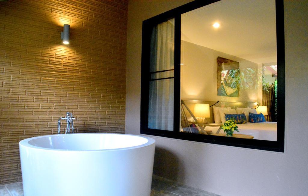 Grand Deluxe Double or Twin Room with Bathtub