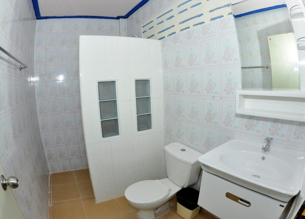 Habitación Triple con vistas al jardín