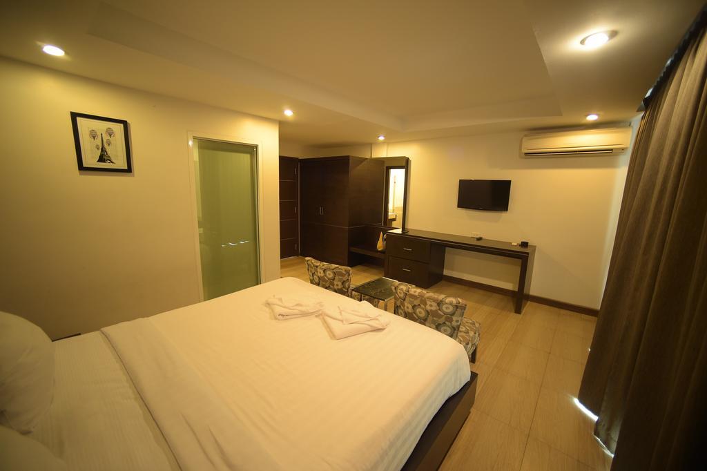 18 Bedroom Villa with Private Pool