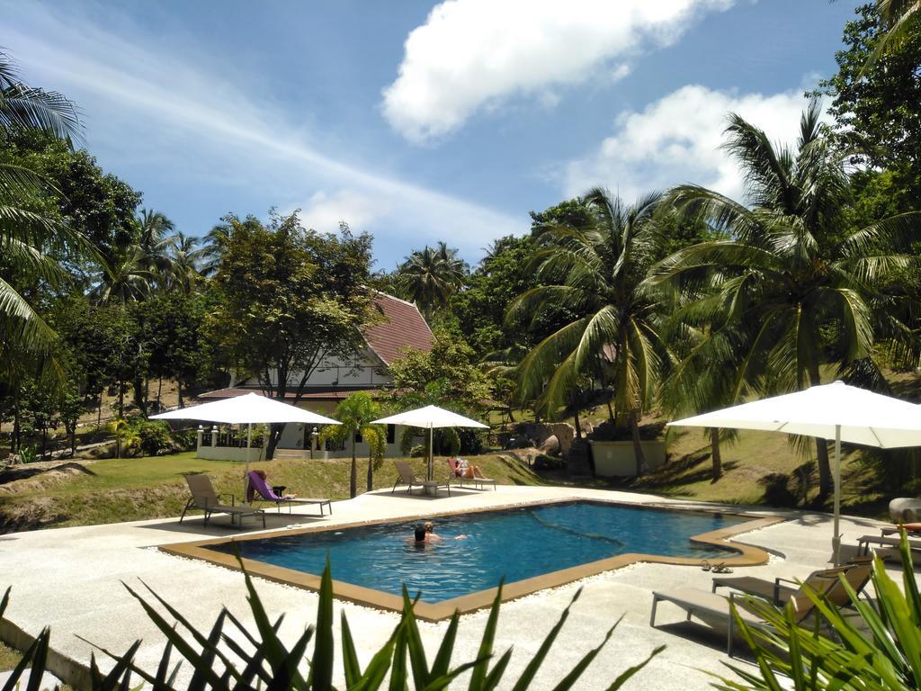 Family Villa with Pool View