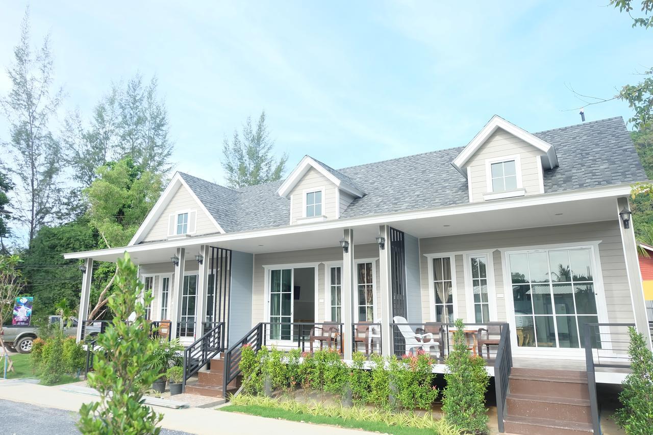 Deluxe Bungalow with Garden View