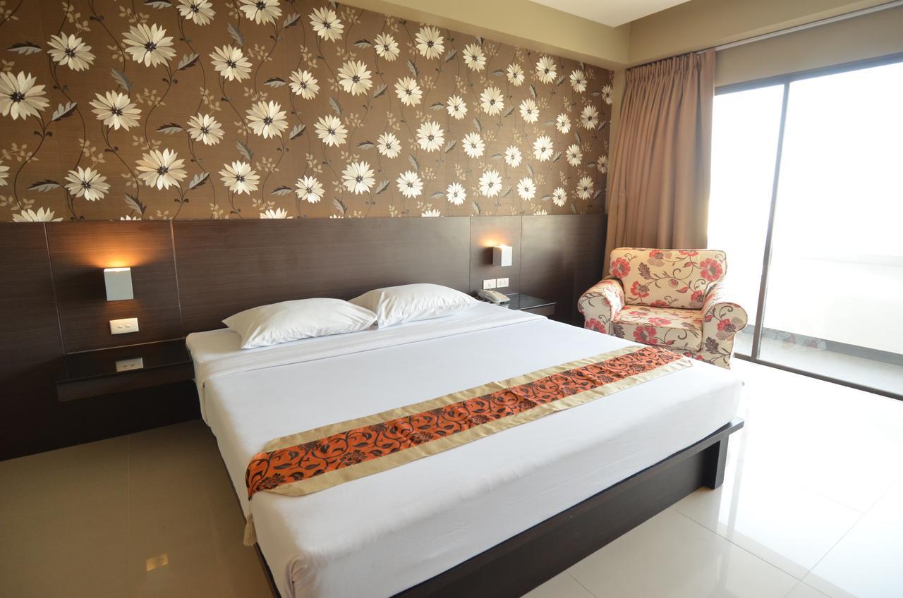 Deluxe Zimmer mit Poolblick