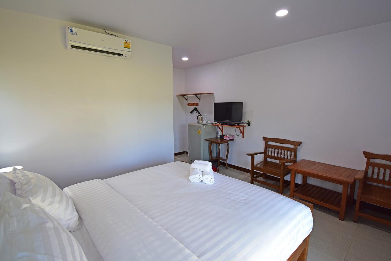 Double Room with Balcony and Sea View,579477756:JPEG