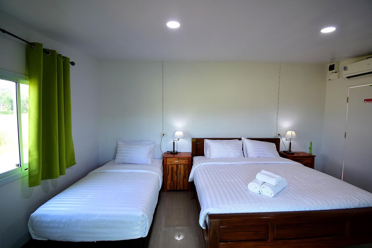 Deluxe Double Room with Balcony and Sea View,579477885:JPEG