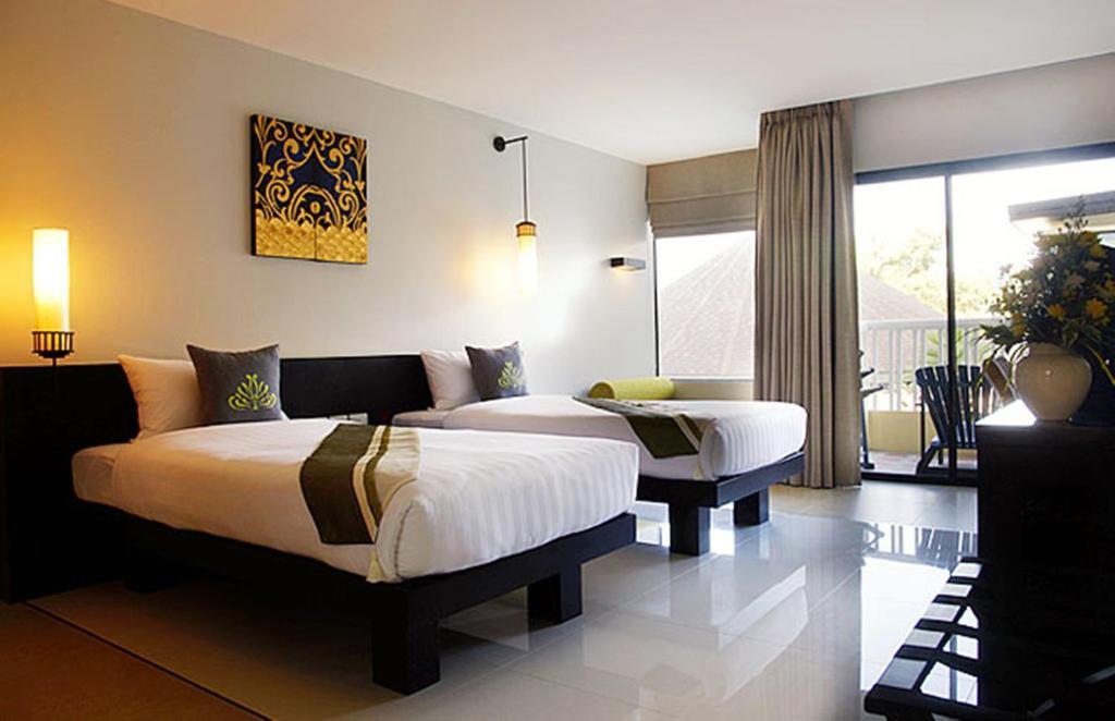 Deluxe Double or Twin Room Pool View