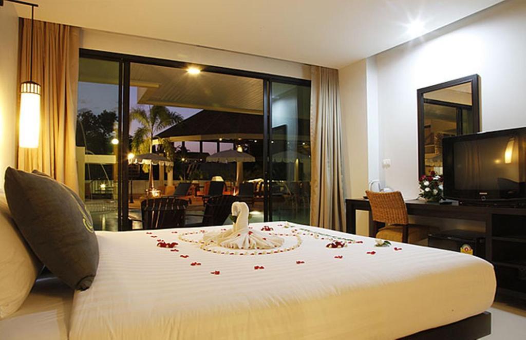 Deluxe Double Room Pool Access