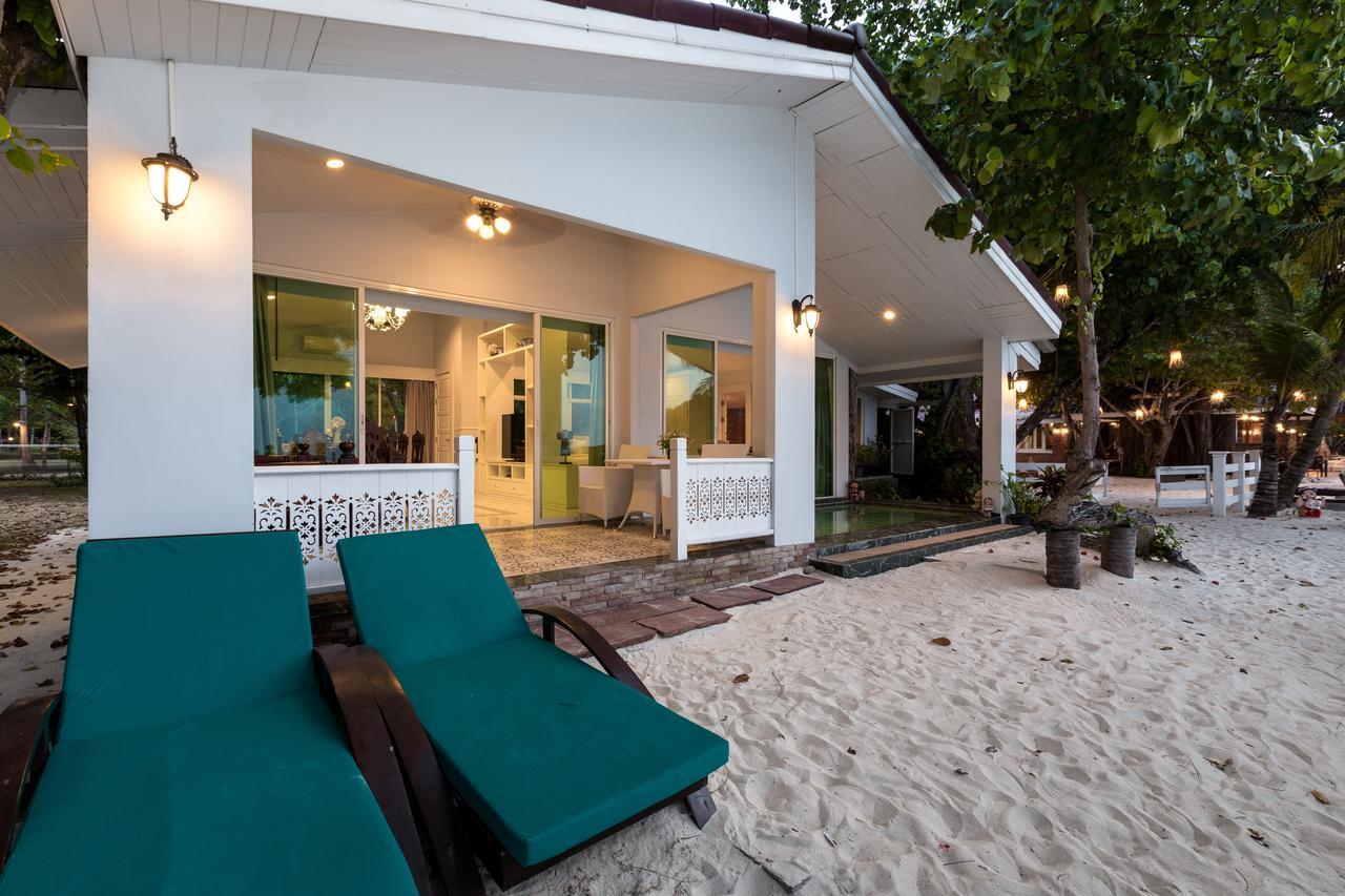 Beachfront Suite
