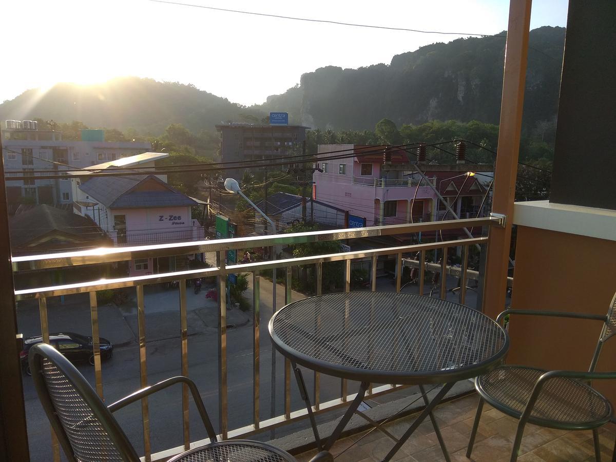 Deluxe Twin Room with Balcony
